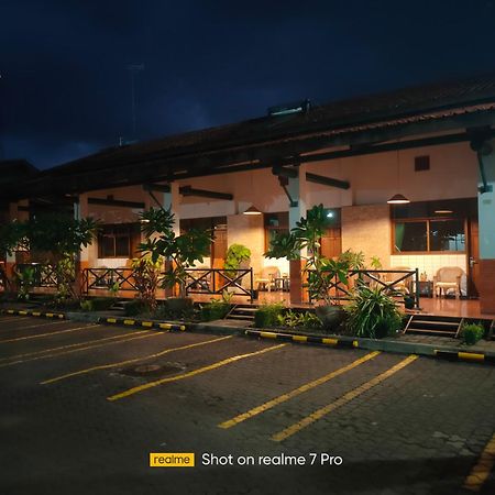 Hotel Aneka Baru スレマン エクステリア 写真