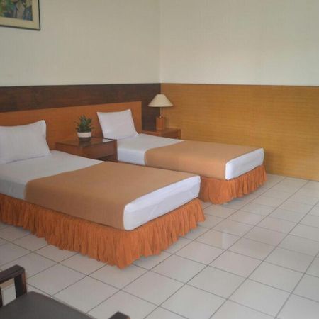 Hotel Aneka Baru スレマン エクステリア 写真