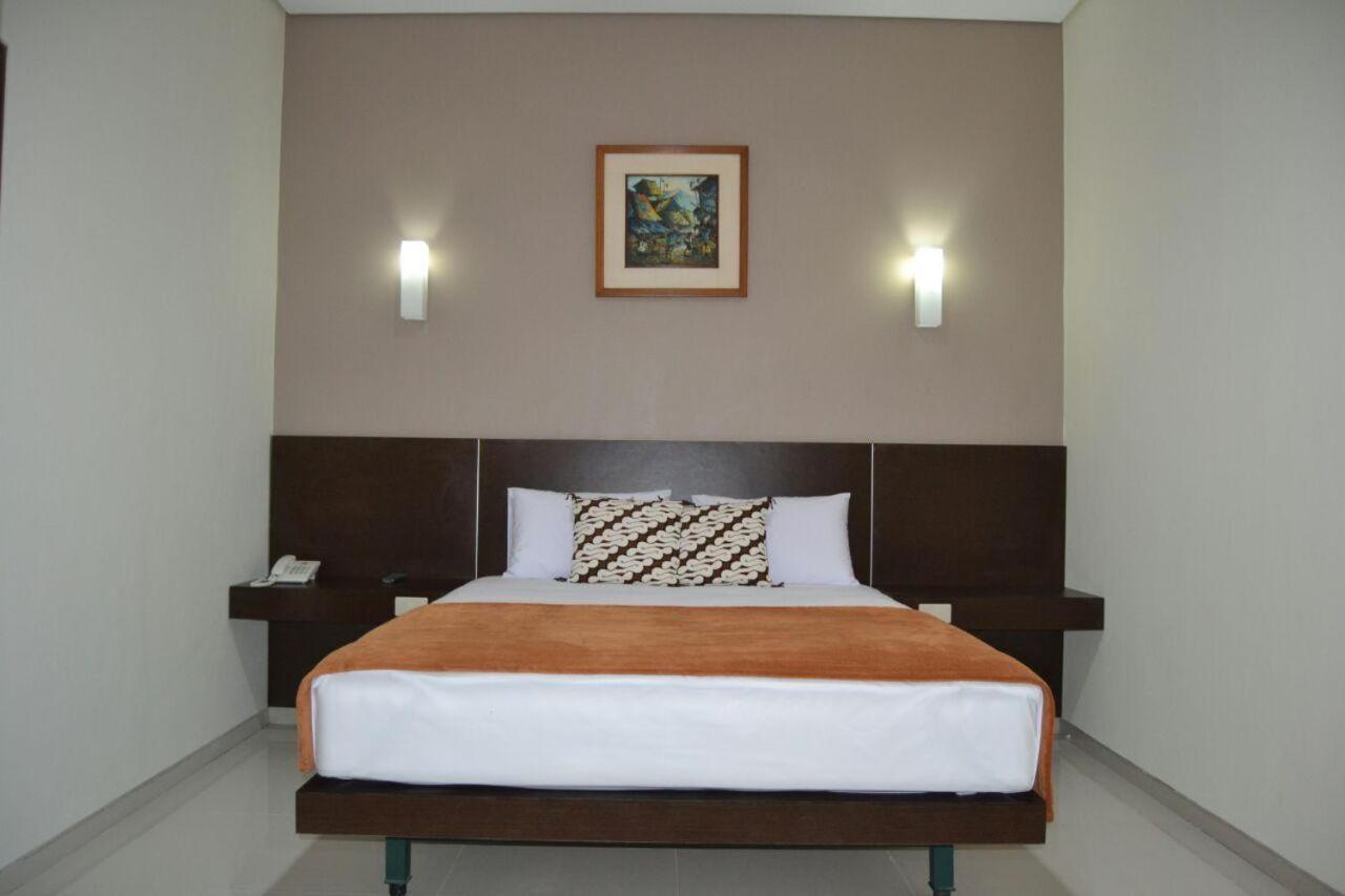 Hotel Aneka Baru スレマン エクステリア 写真